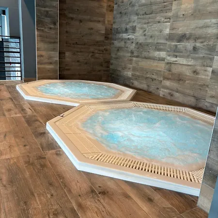 Apartment Blue Mare Dubai Kasprowicza 20b, Free Parking, Pool, Jacuzzi, Sauna, Gym